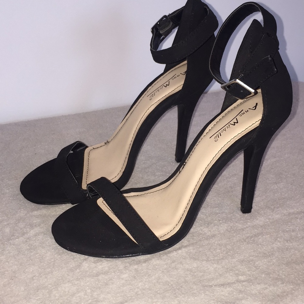 Never worn black heels